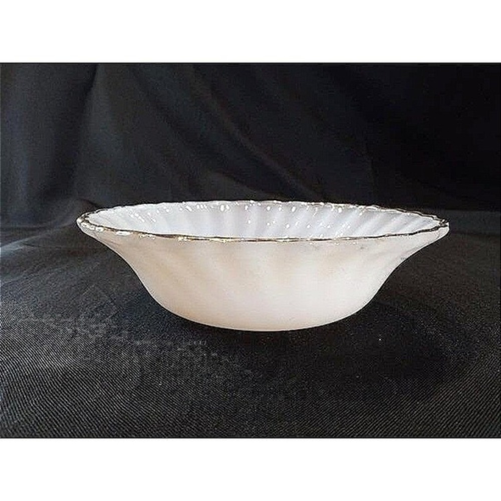 Anchor Hocking Fire King White‎ Gold Trim Decorative Bowl 6 1/4" Diameter (9d1)